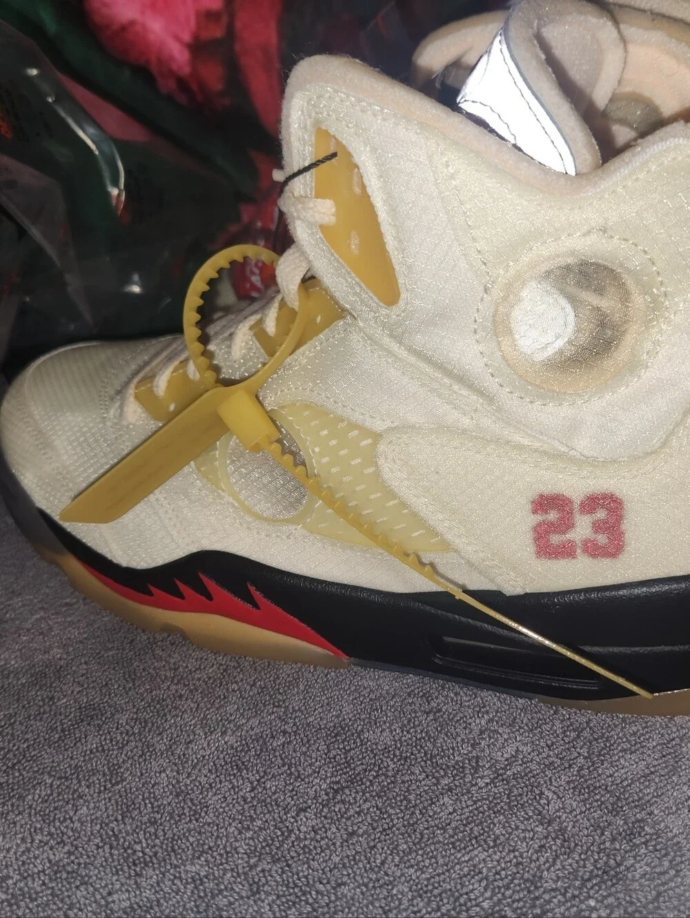 Size 11- Jordan 5 Retro Off-White Sail 
